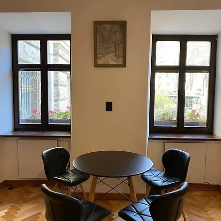 багатомісні на арсенальній Apartman