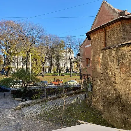 Apartman багатомісні на арсенальній