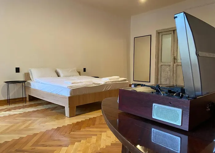 багатомісні на арсенальній Apartamento Leópolis