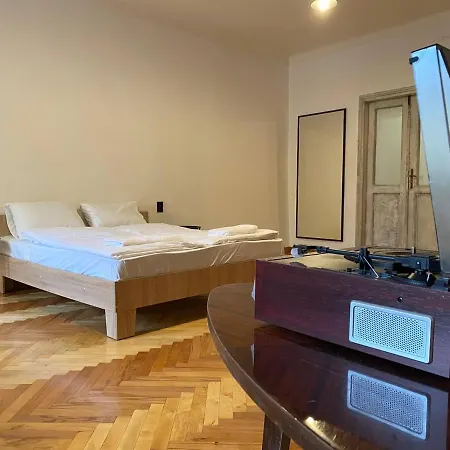багатомісні на арсенальній 公寓 利沃夫